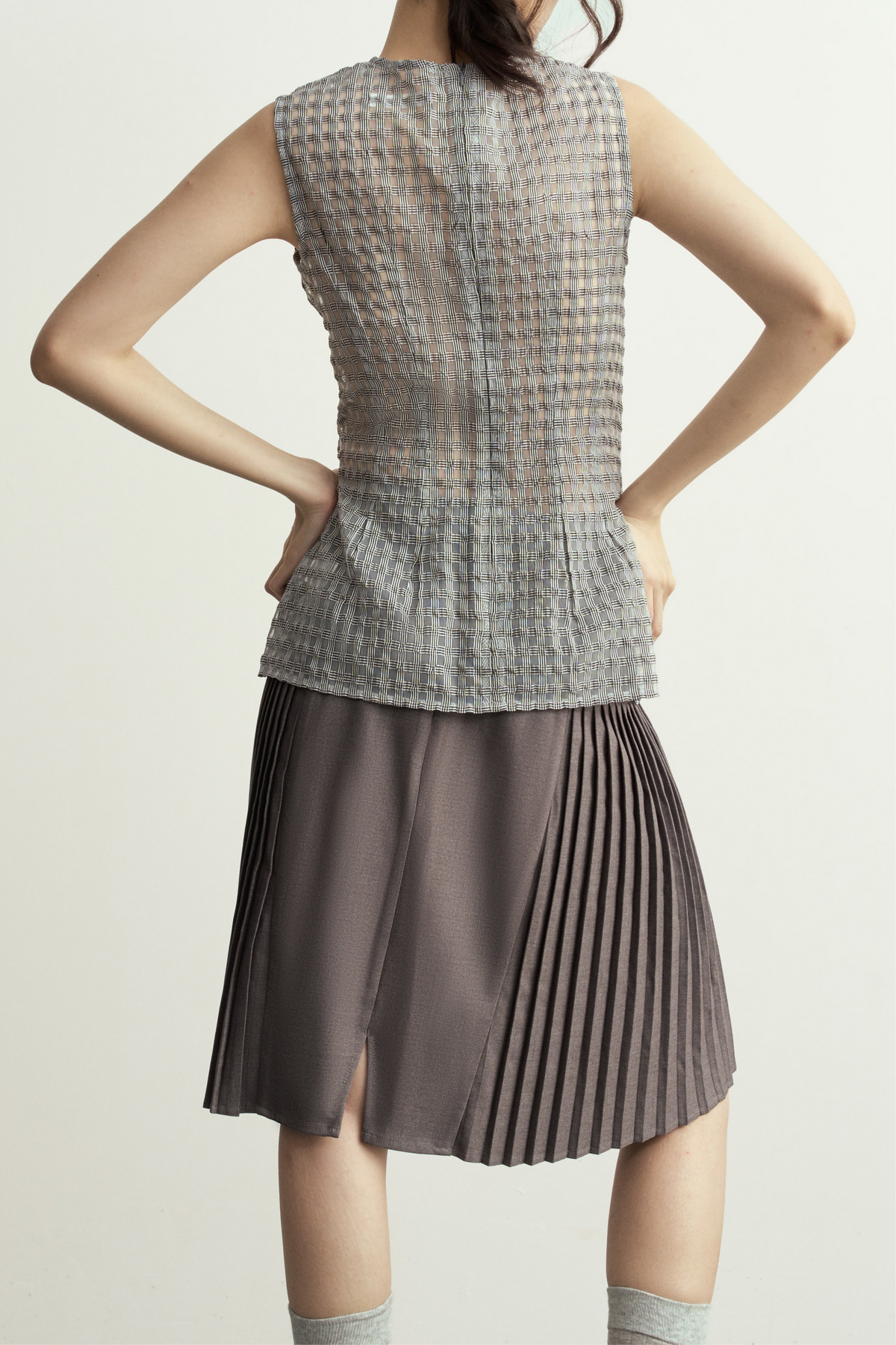 GREY PLEATED SKIRT