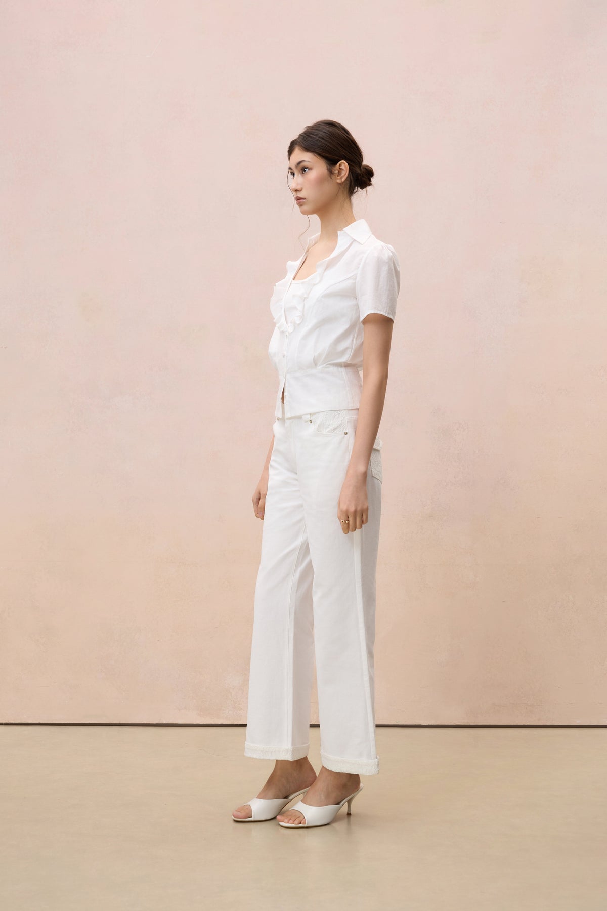 RUFFLED V-NECK COTTON-LINEN BLOUSE