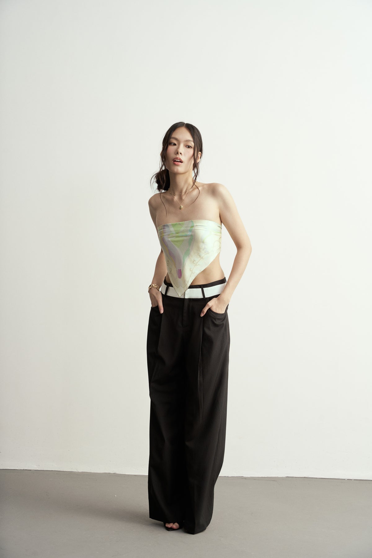 BLACK AND WHITE STRIPED WIDE-LEG TROUSERS