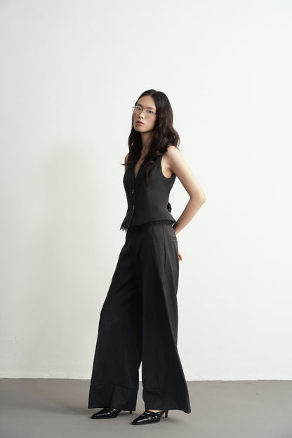 V-NECK TAILORED VEST WITH LACE TRIM